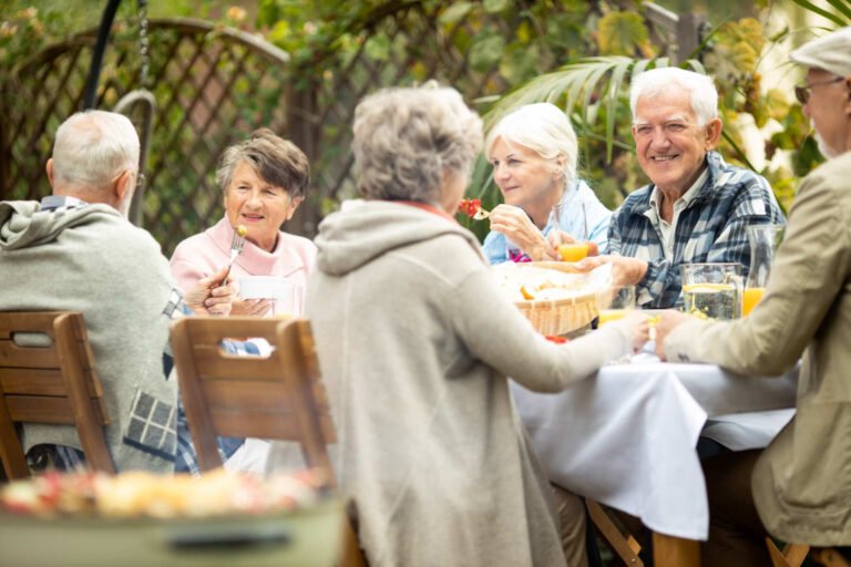 Conoce 10 claves para un envejecimiento exitoso y saludable