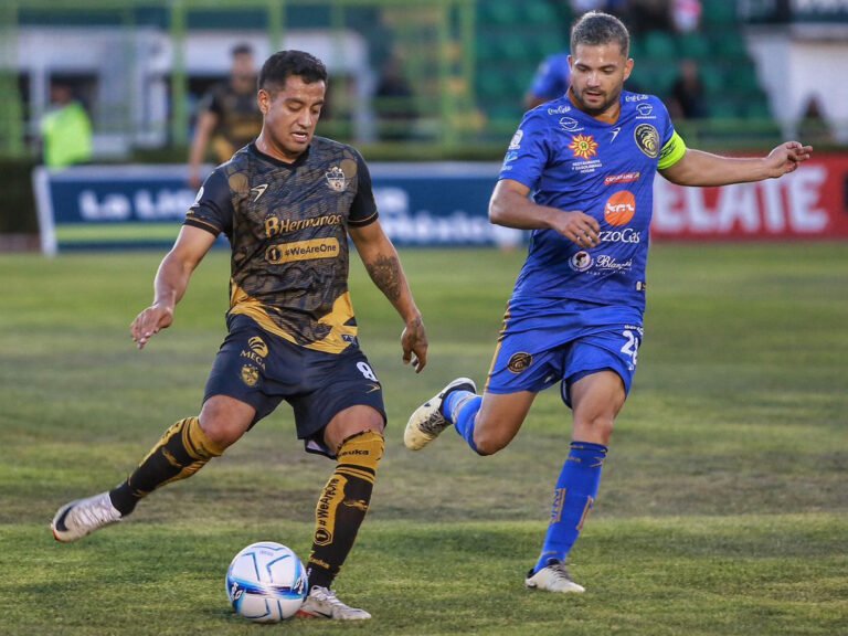 Alacranes por el titulo