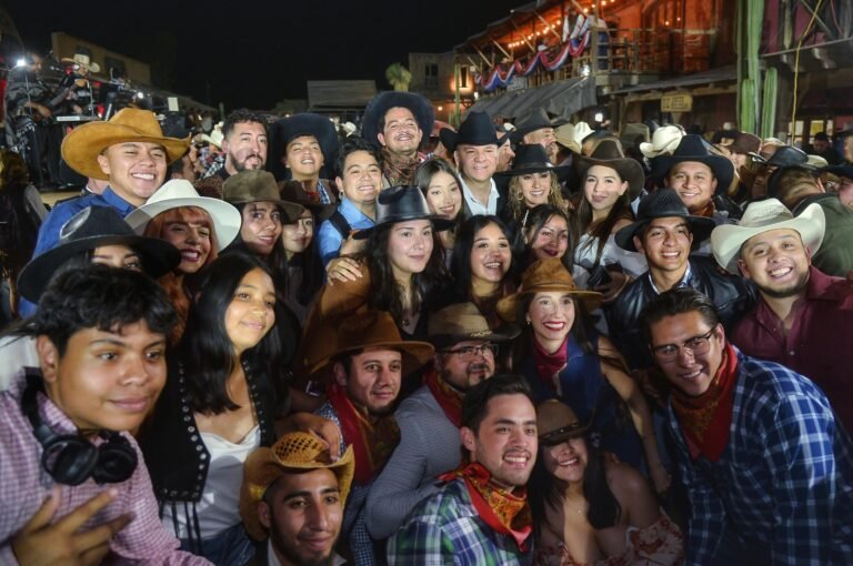 Invitan ciudadanos a vivir la gran fiesta
