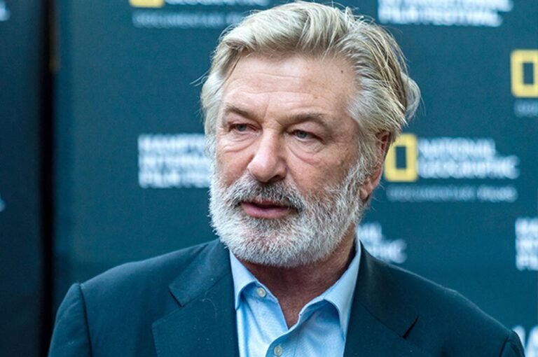 Juez niega a Alec Baldwin desestimar acusaciones de homicidio involuntario