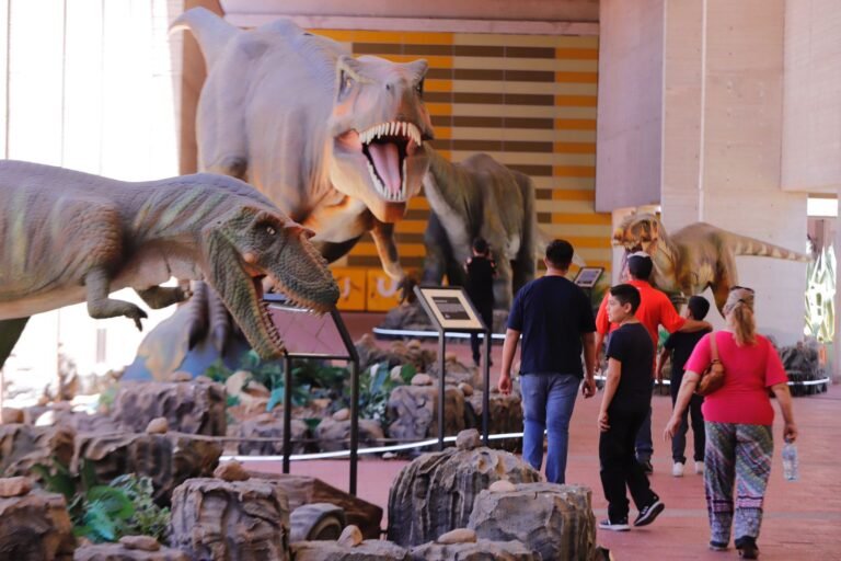 Exhibición de Dinosaurios, hasta mayo 26 en el Bebeleche