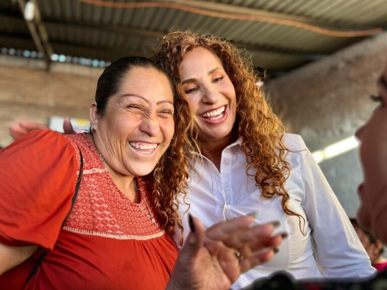 Gina Campuzano se compromete casa por casa