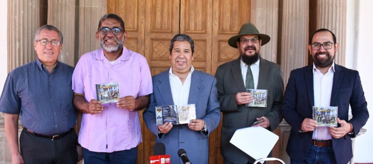 Rondalla de exalumnos de la FECA presenta disco e invita a concierto