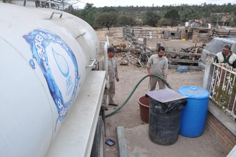 Despliegan operativo con 50 pipas para abastecer de agua