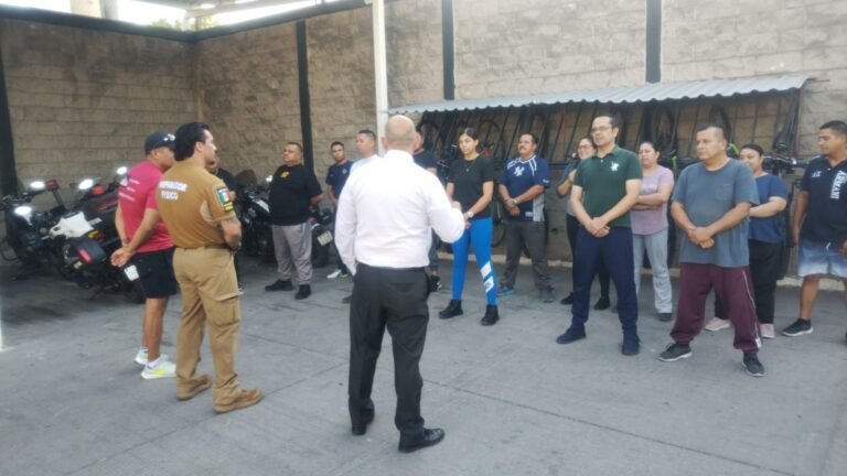 En casa, nuestros héroes también se capacitan: Toño Ochoa
