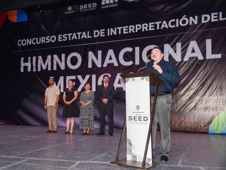 Se fortalece el amor por los símbolos patrios en Durango