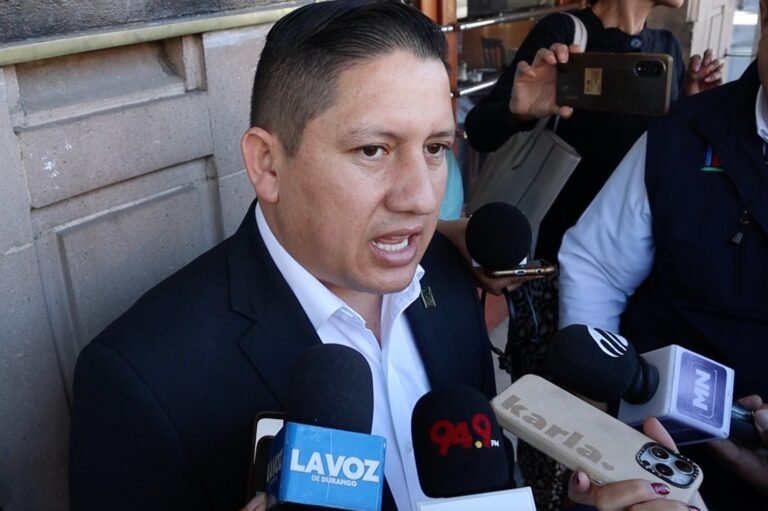 Siete de 10 egresados, sin cédula profesional: Fecop