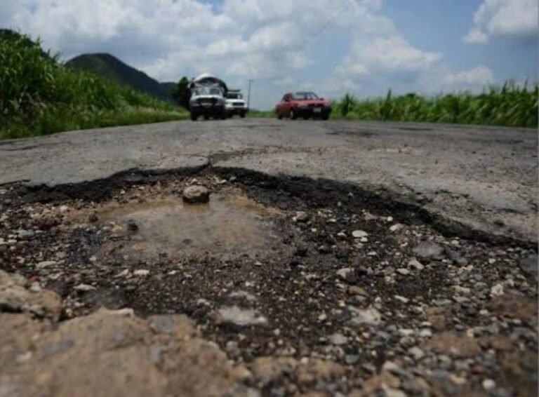 Intransitable, la mitad de la red carretera: SICT