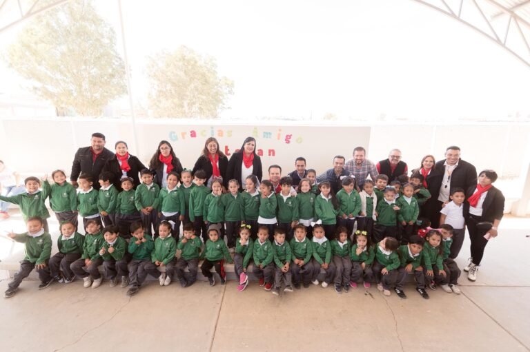 Levanta Gobernador preescolar en Joyas del Valle