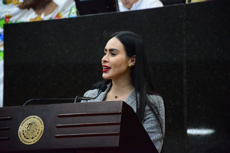 La 4T asegura salarios dignos con reforma constitucional: Cynthia Hernández