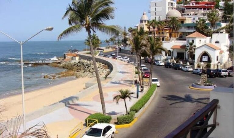 Caen 40% las reservaciones a Mazatlán