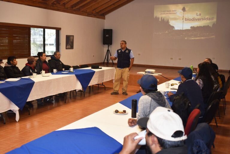 Se capacitan para mantener nuestros parques: SRNMA