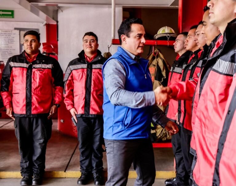 Reconoce Toño Ochoa a los héroes de Durango, nuestra casa