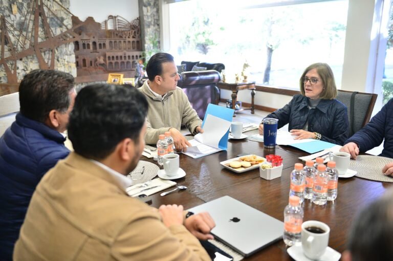 Fortalece Gobernador, estrategias del 2025 para garantizar acceso al agua en Durango