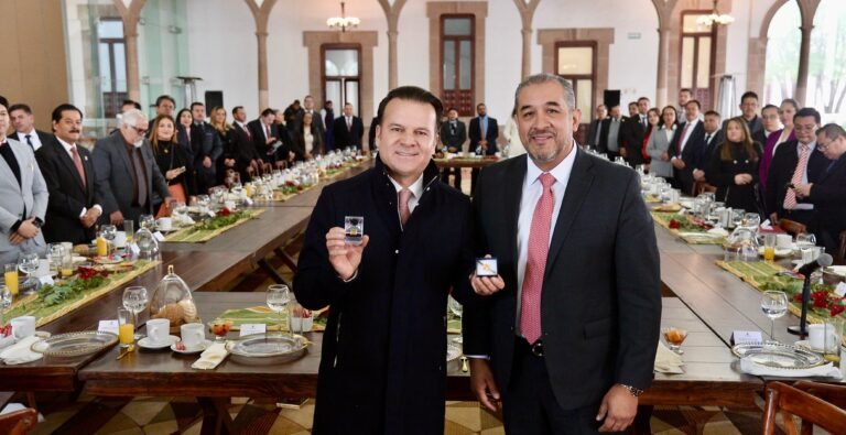 Trabajaremos para que renazca la UJED: Esteban