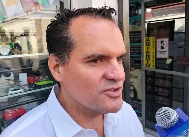 Se dispararía dólar a 22 pesos: Mauricio Holguín