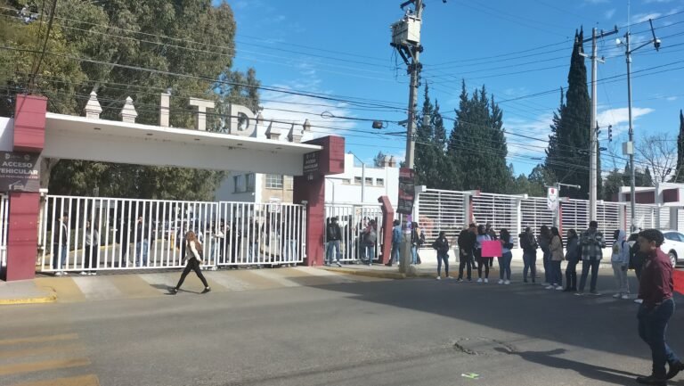 Estudiantes de educación a distancia señalan irregularidades