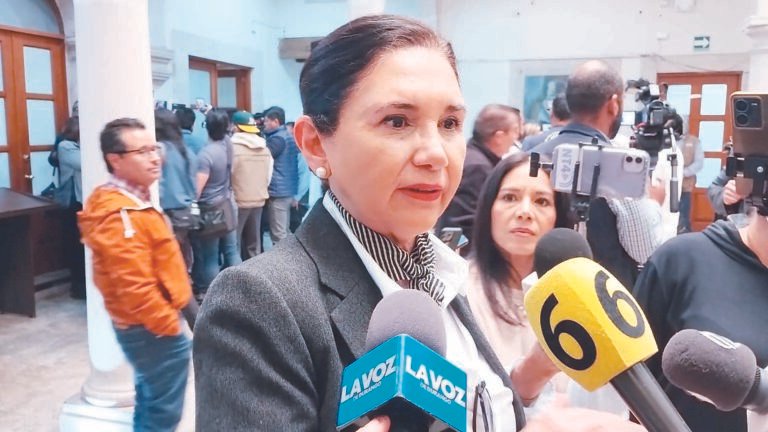 Necesario regular los cobros excesivos en títulos universitarios 
