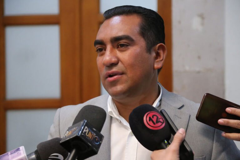 Llama Noel Fernández a la unidad nacional para enfrentar desafíos con EUA