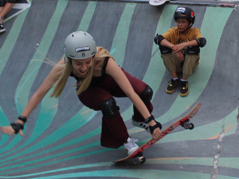 ¿Qué es skateboarding?
