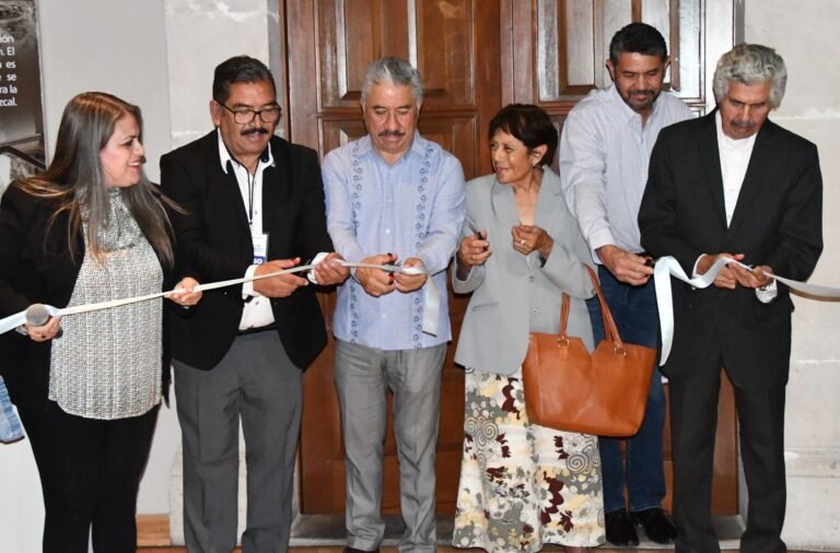 Inauguran “Los Bronces de Salazar” en el Museo de la Ciudad 450