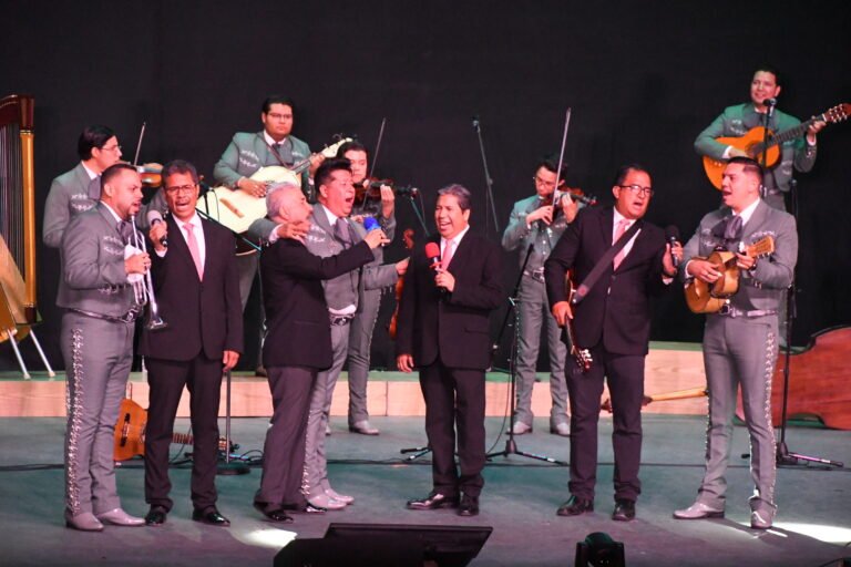 Mariachi Águilas de Durango y Cuarteto Minuetto hacen la dupla perfecta en concierto