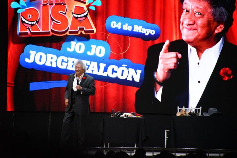 Jo Jo Jorge Falcón cierra con éxito el Festival de la Risa 2025