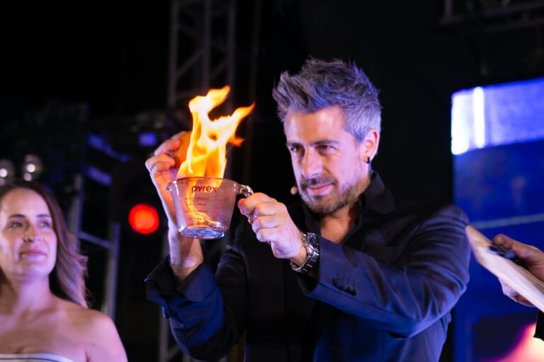 Joe y Moy inauguran con magia el Festival de la Risa 2025