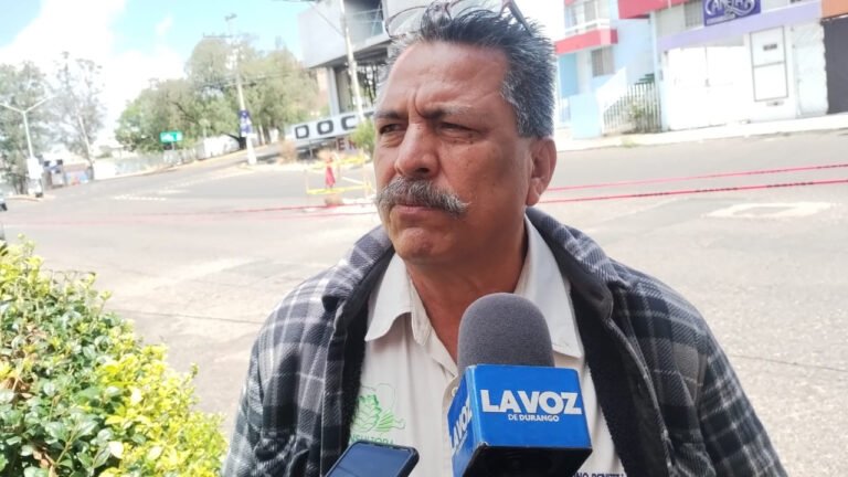 Exigen pagos justos y denuncian acoso laboral.