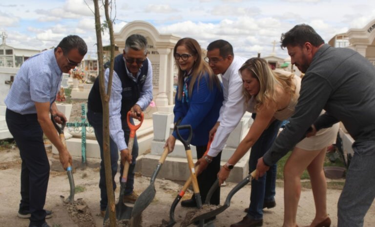 Reforestan 70 árboles  en el Panteón Getsemaní