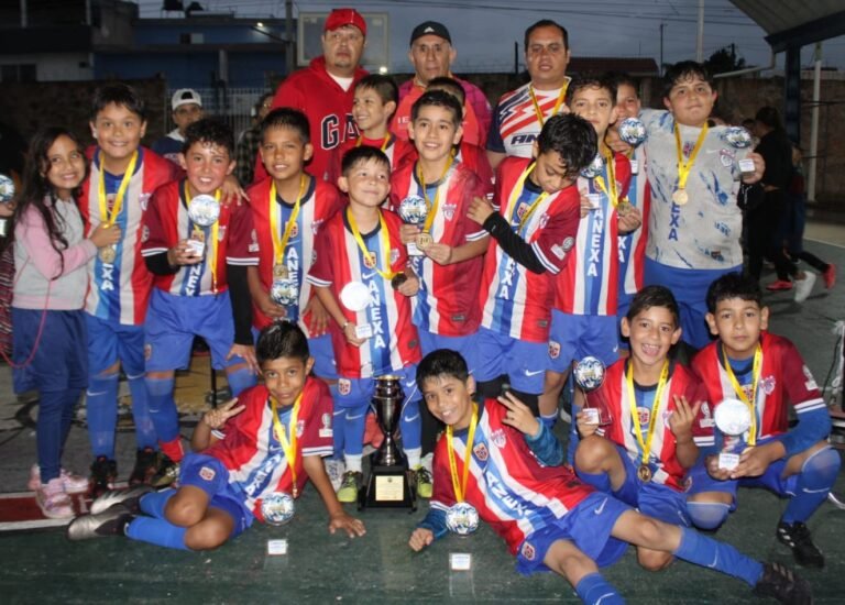 Escuela Anexa con el titulo