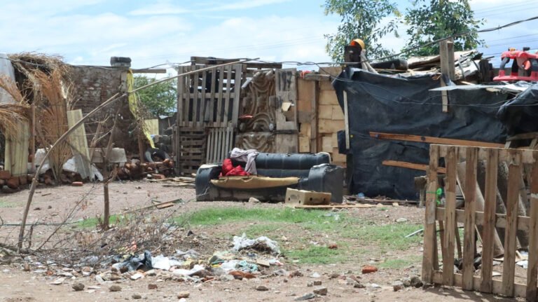 Vecinos piden apoyos y mejores condiciones