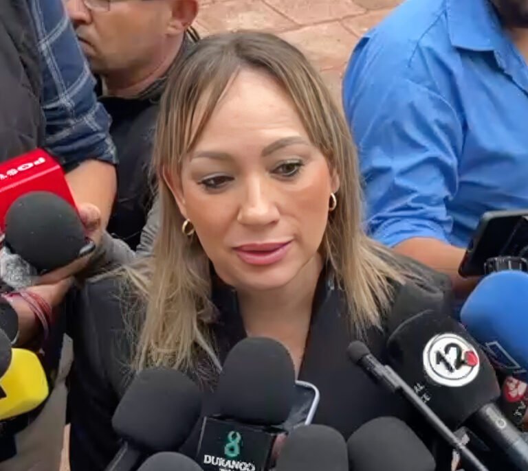 Decomisan 20 vehículos en una bodega: FGED