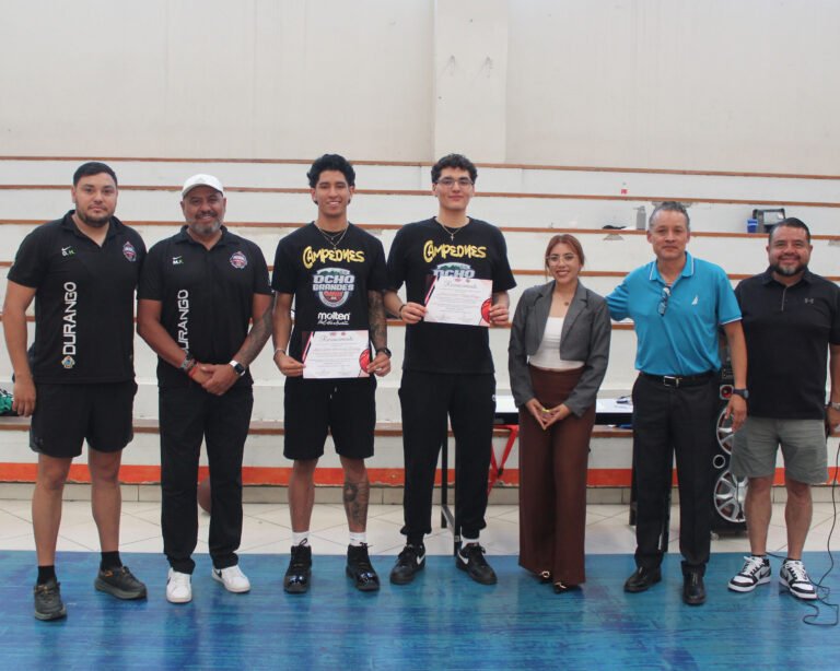 Reconocen al campeón universitario