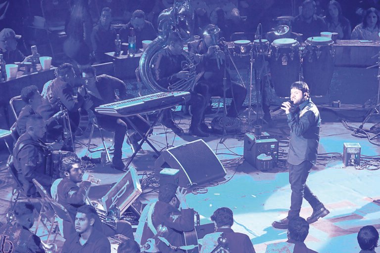 Luis R.Conriquez presentó con éxito su “Trakas HDSPM Tour” en Durango