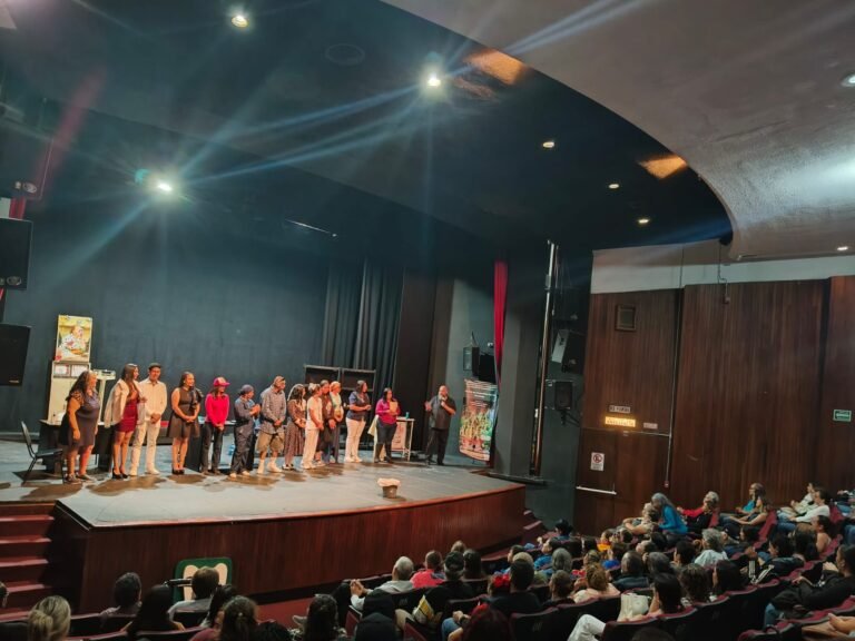 La Compañía PsicoEducARTE entregó con éxito “Importa madre su salud”