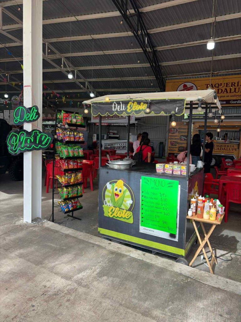 Comerciante denuncia abuso en cobros de luz en la feria