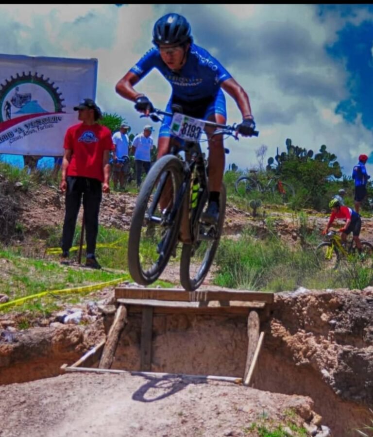 Ciclistas con buena actuación