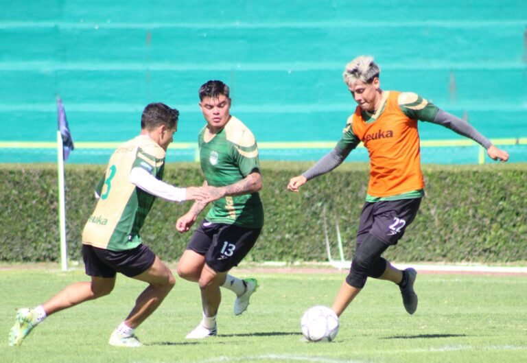 Alacranes visita a Tecos