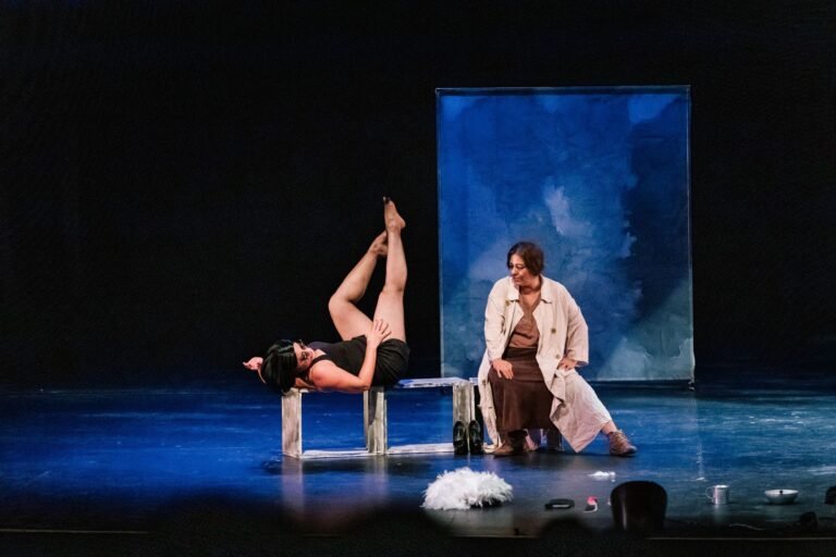 La obra teatral “Exiliadas de la gloria” se presentará en el Teatro Victoria