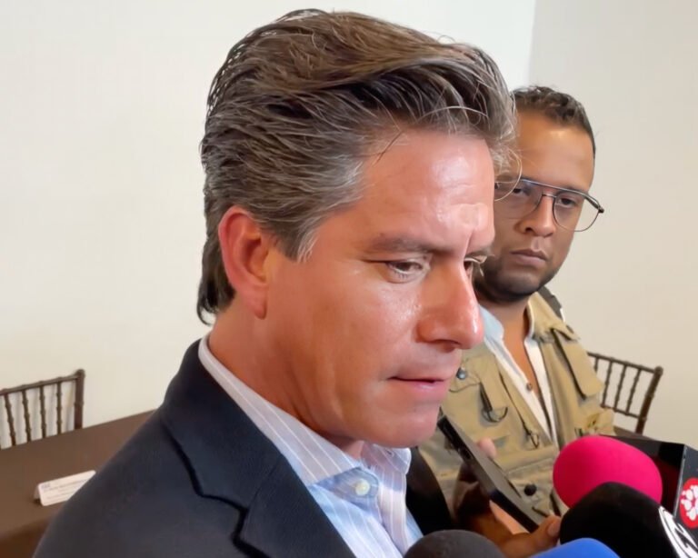 Se mantiene precio de gasolina magna por debajo de los 24 pesos