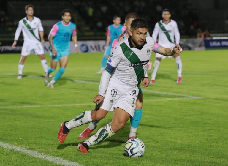 Visitan a Leones Negros