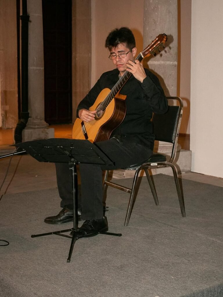Bernardino Rodríguez Espejo presentó concierto de guitarra clásica en Durango