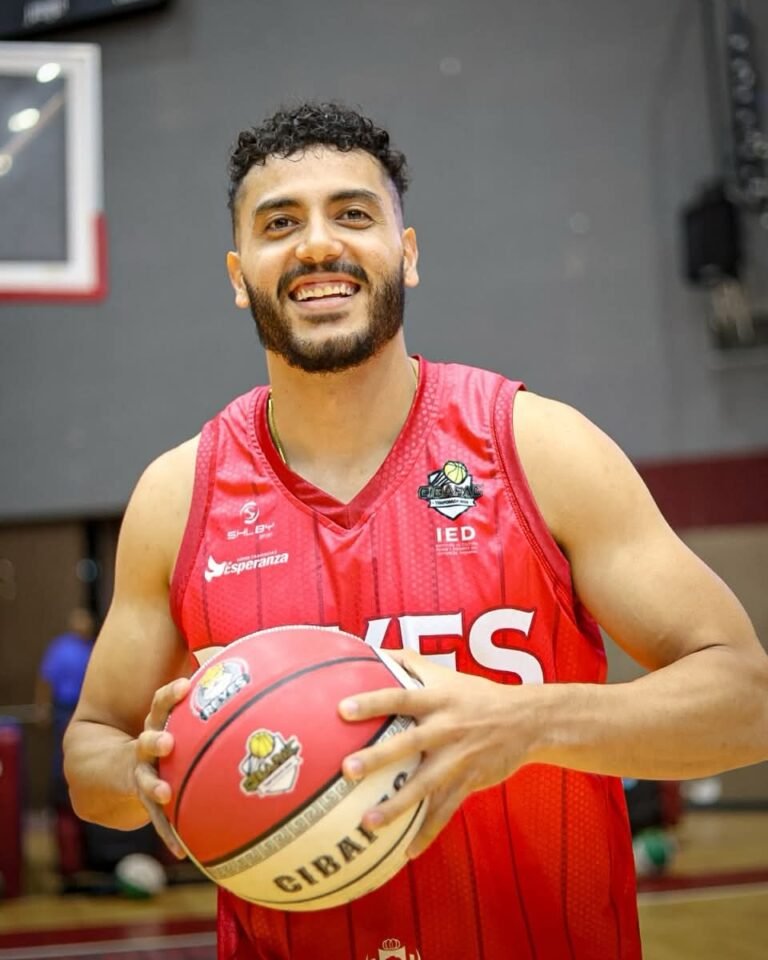 Agónico triunfo de Reyes