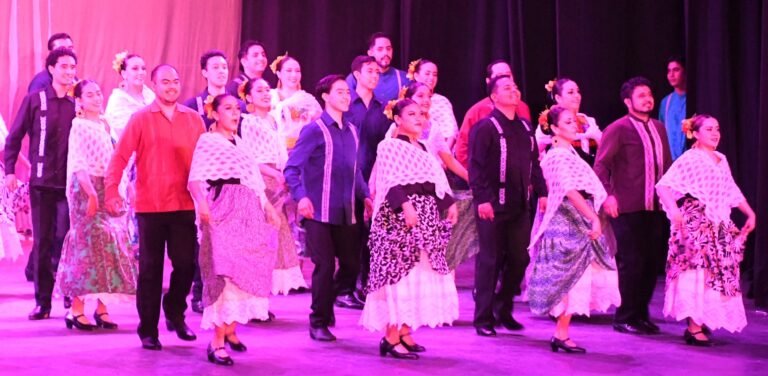 Presentan “Hilando Nostalgias” a beneficio del Seminario Conciliar Mayor de Durango