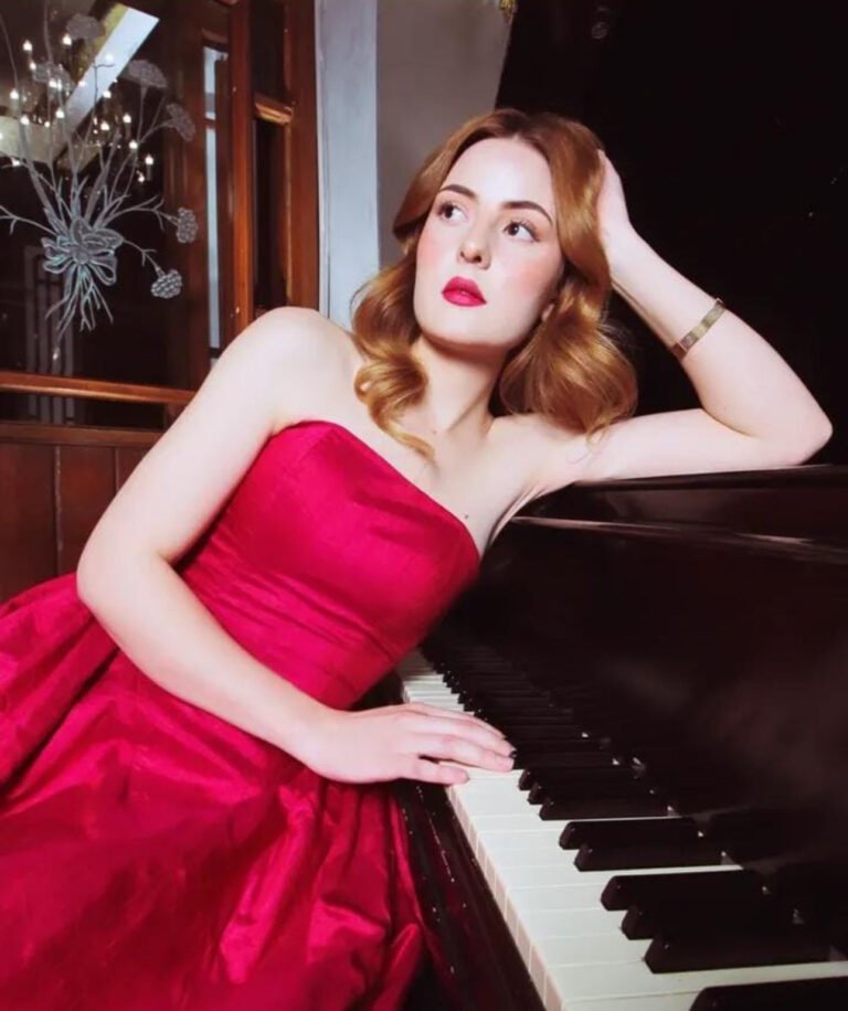 Descubre el poder de tu voz en el curso “Voces que brillan”