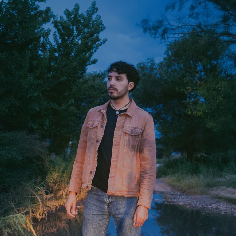 Cristian Herrera Frías presenta “Resistencia, rotura de la noche”