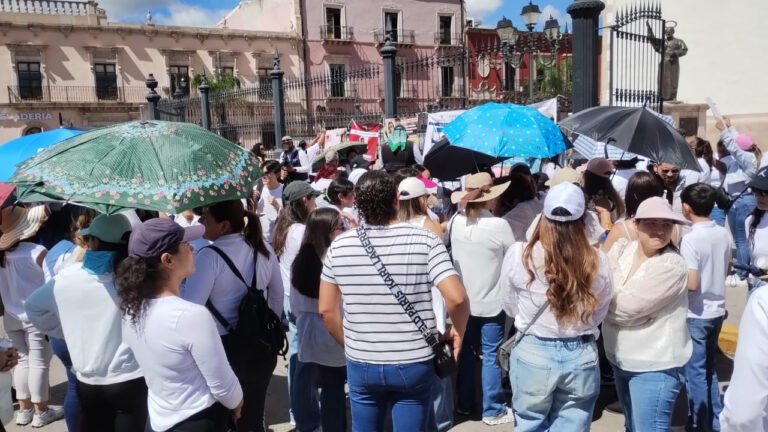 Realizan marcha por la desaparición de Carlos Emilio