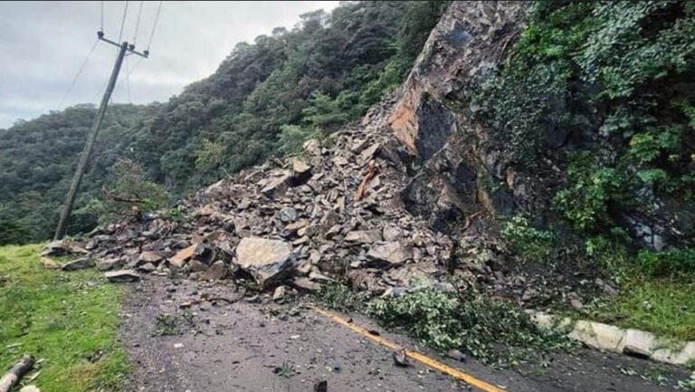 Asevera EVV que el 90% de las carreteras están afectadas