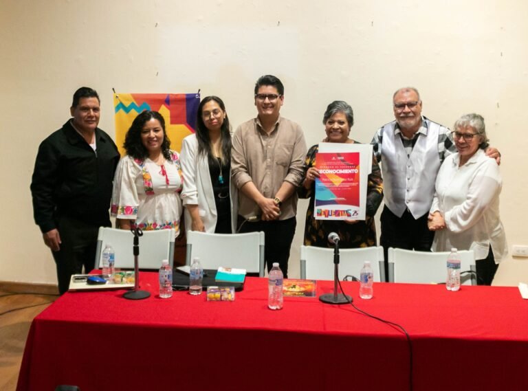 Continúa con éxito el 7º Coloquio de Literatura Durangueña